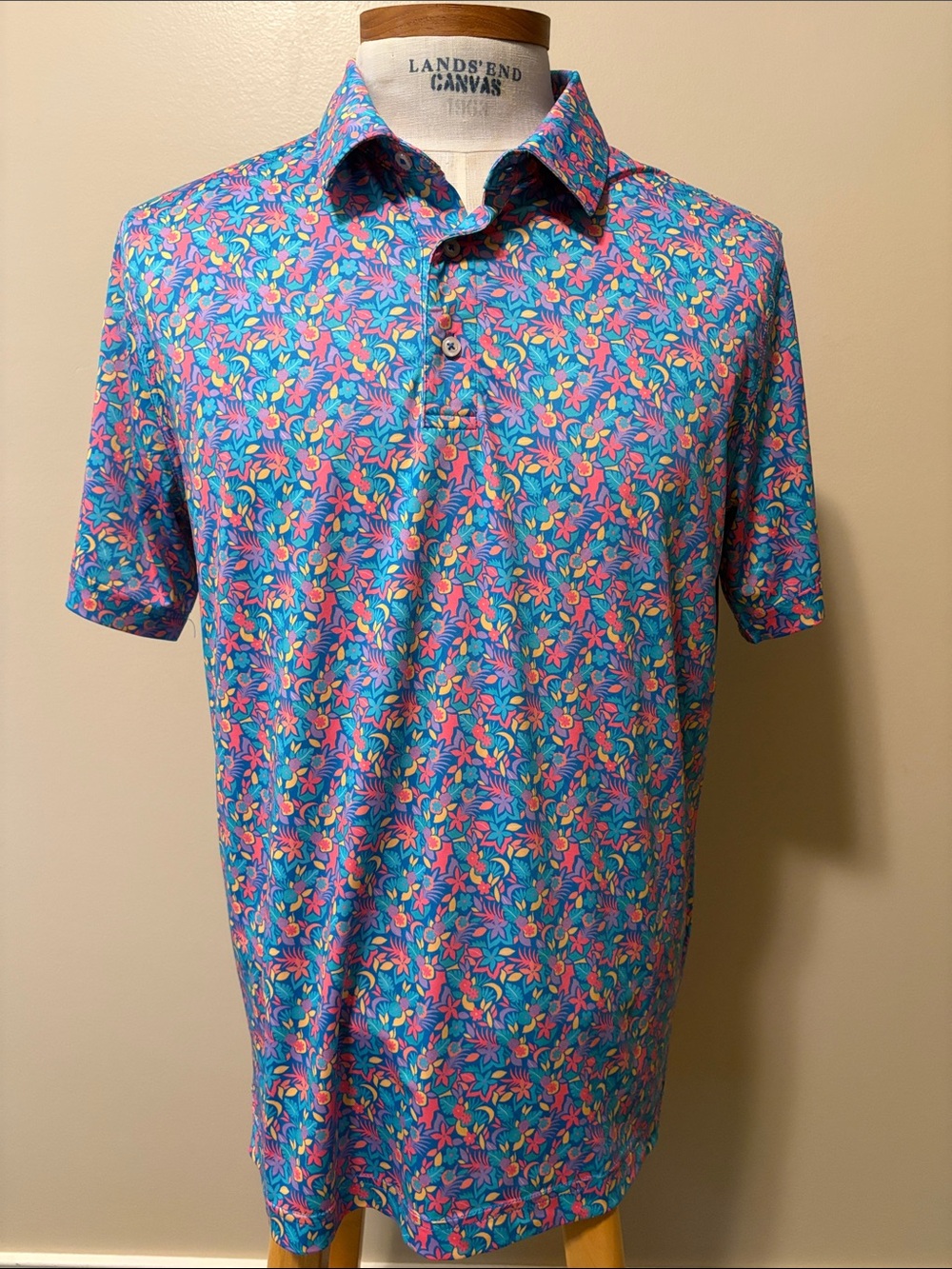 Chubbies Men's Medium Floral Short-Sleeve Shirt in Blue and Pink